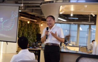 北京泰济堂中医医院院长张克镇教授指出，人工智能与智能科技在医疗健康的应用，必须以正确的医学思想为前提。国人要具备管理自身健康的能力。
