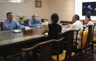 泰济堂中医张克镇左一Gerwin Schalk博士、左二Damian Coyle 教授
